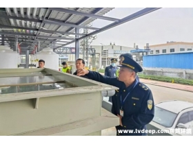 東莞市市生態(tài)環(huán)境局執(zhí)法六科近日聯(lián)合11個分局對市內56家企業(yè)環(huán)保檢查